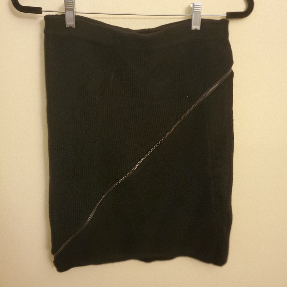 Black Etcetera Skirt With Zipper